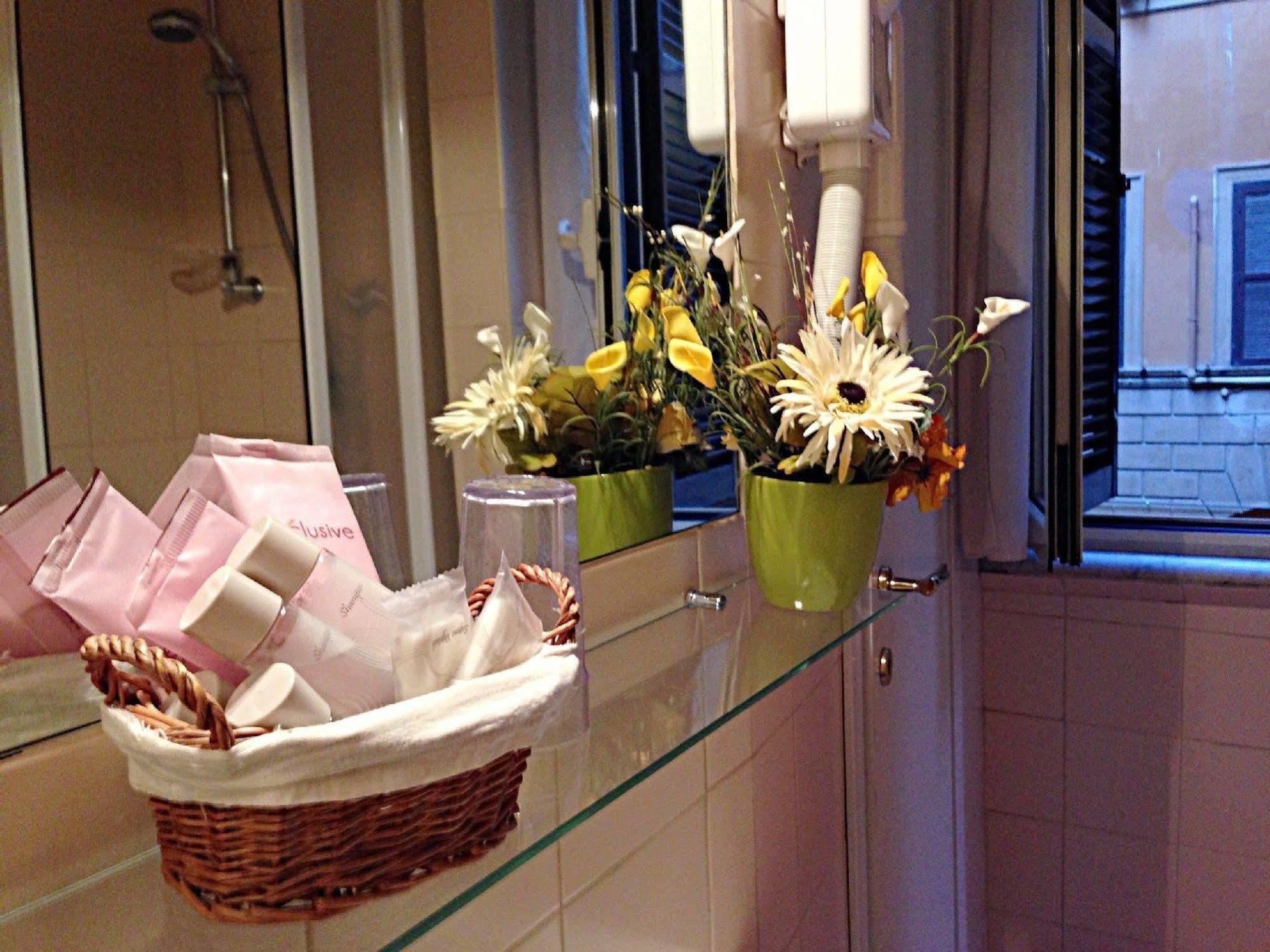 Residenza Domiziano Bed & Breakfast Roma Ngoại thất bức ảnh