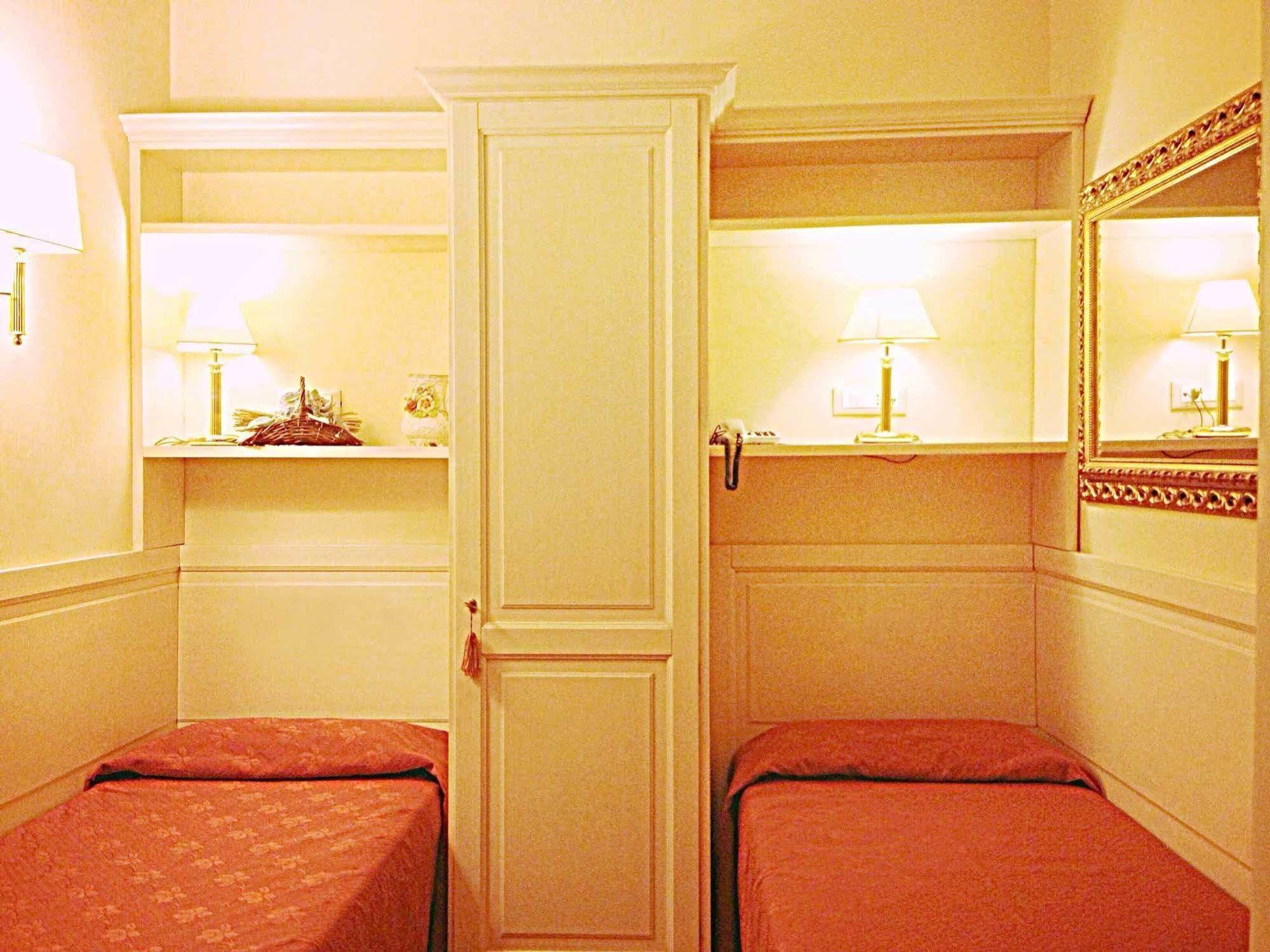 Residenza Domiziano Bed & Breakfast Roma Ngoại thất bức ảnh