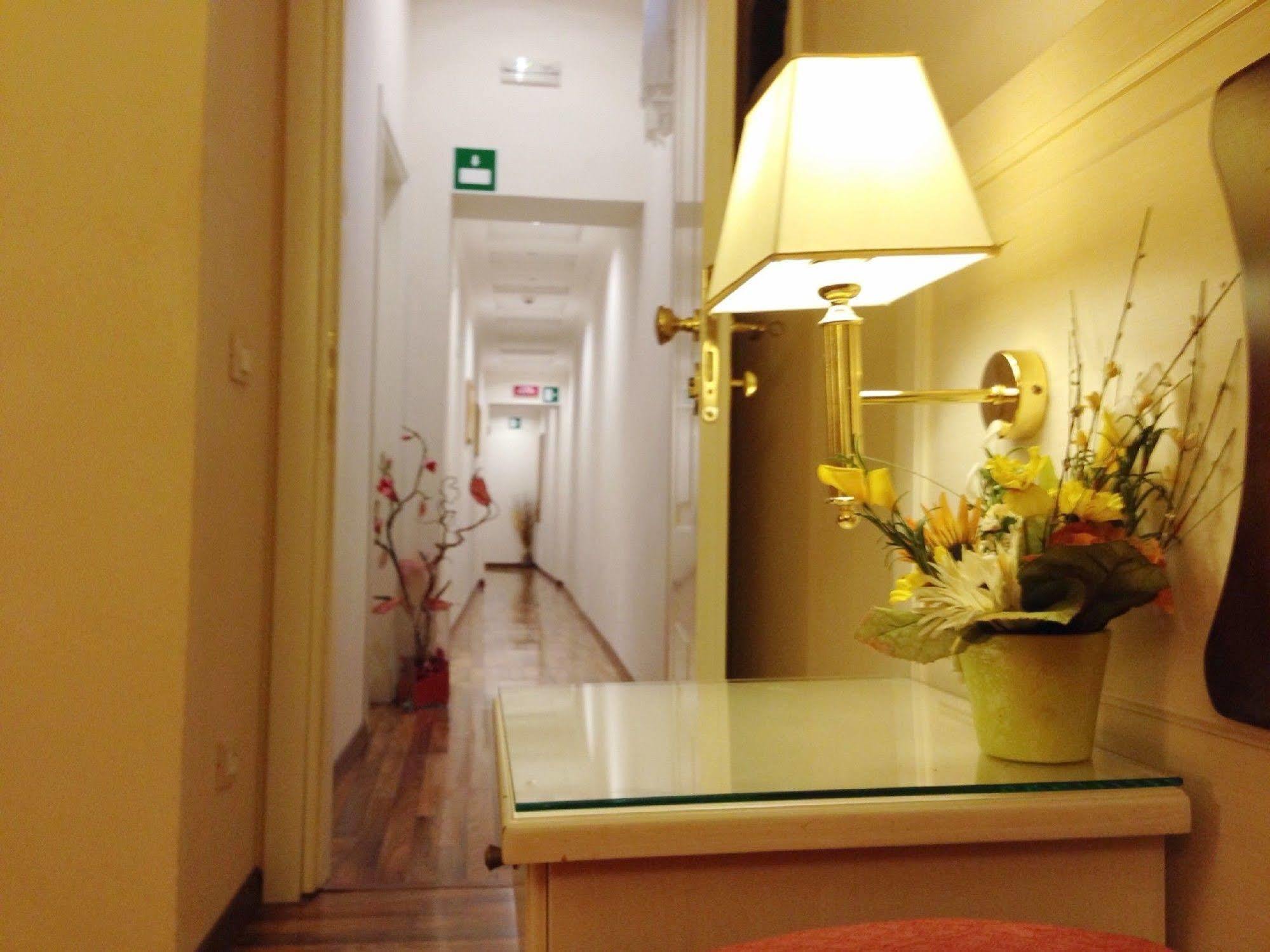 Residenza Domiziano Bed & Breakfast Roma Ngoại thất bức ảnh